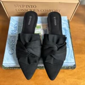 Vivaia Yaffa Pointed-Toe Knot Flats